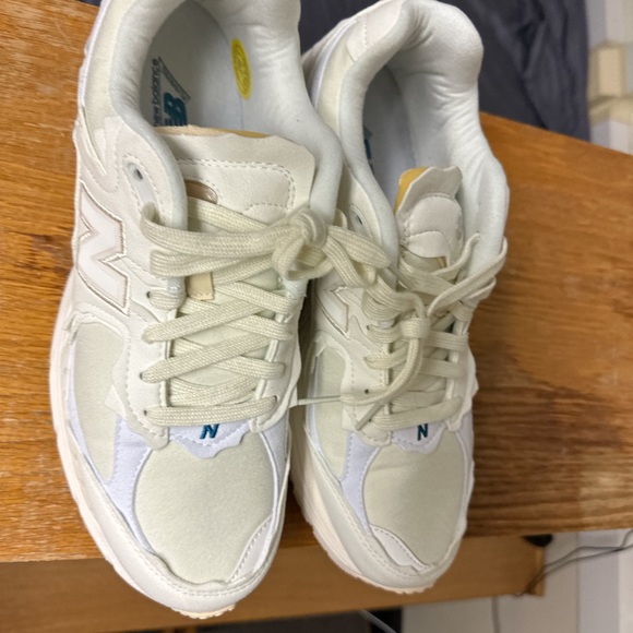 Never Worn , US Men’s 10.5

New Balance 2002r ( Sea Salt ) - Picture 4 of 6